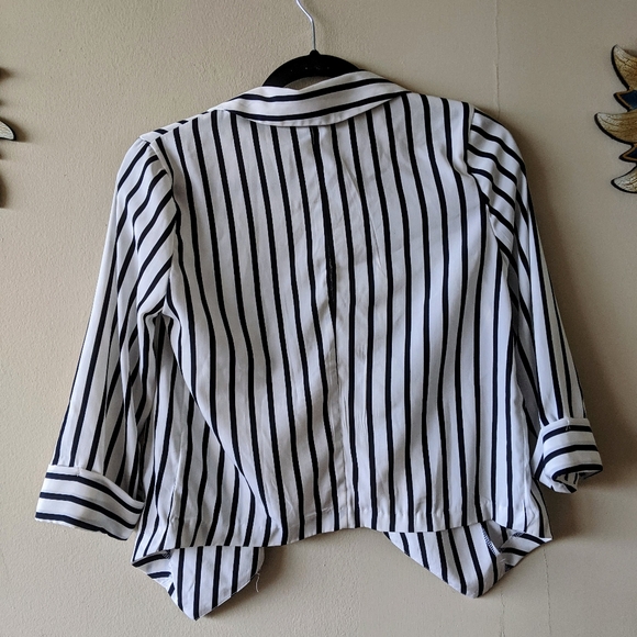 Blazer - Picture 4 of 4